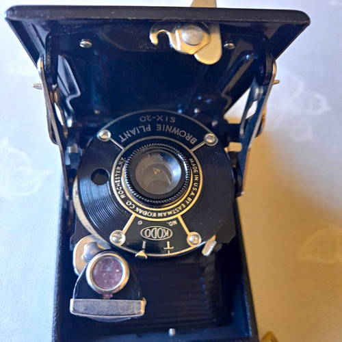 Kodak brownie six vintage - kodak,