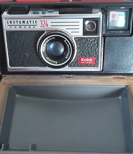 Kodak instamatic 324 - kodak,